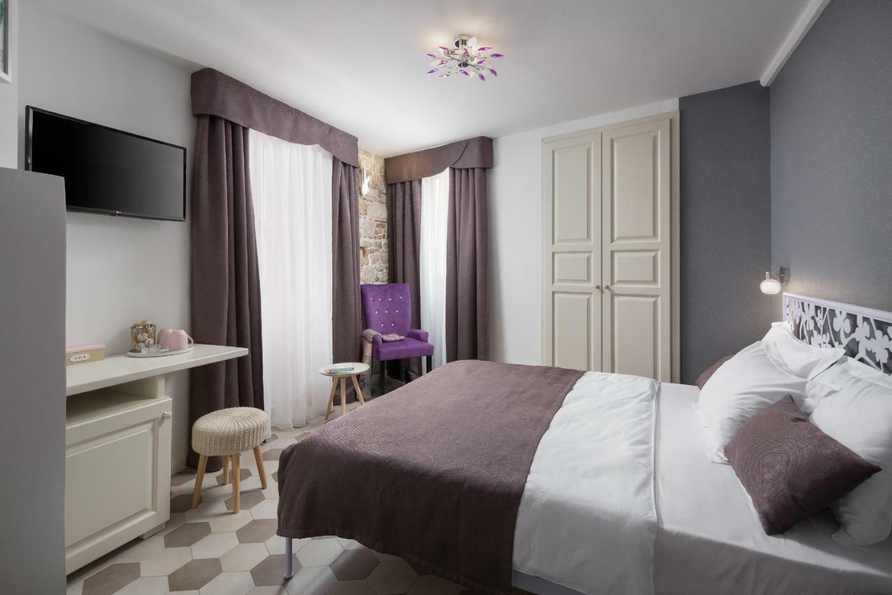 Noemi'S Rooms Ровінь Екстер'єр фото