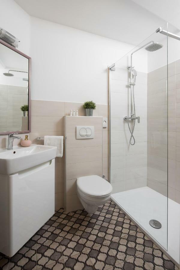 Noemi'S Rooms Ровінь Екстер'єр фото